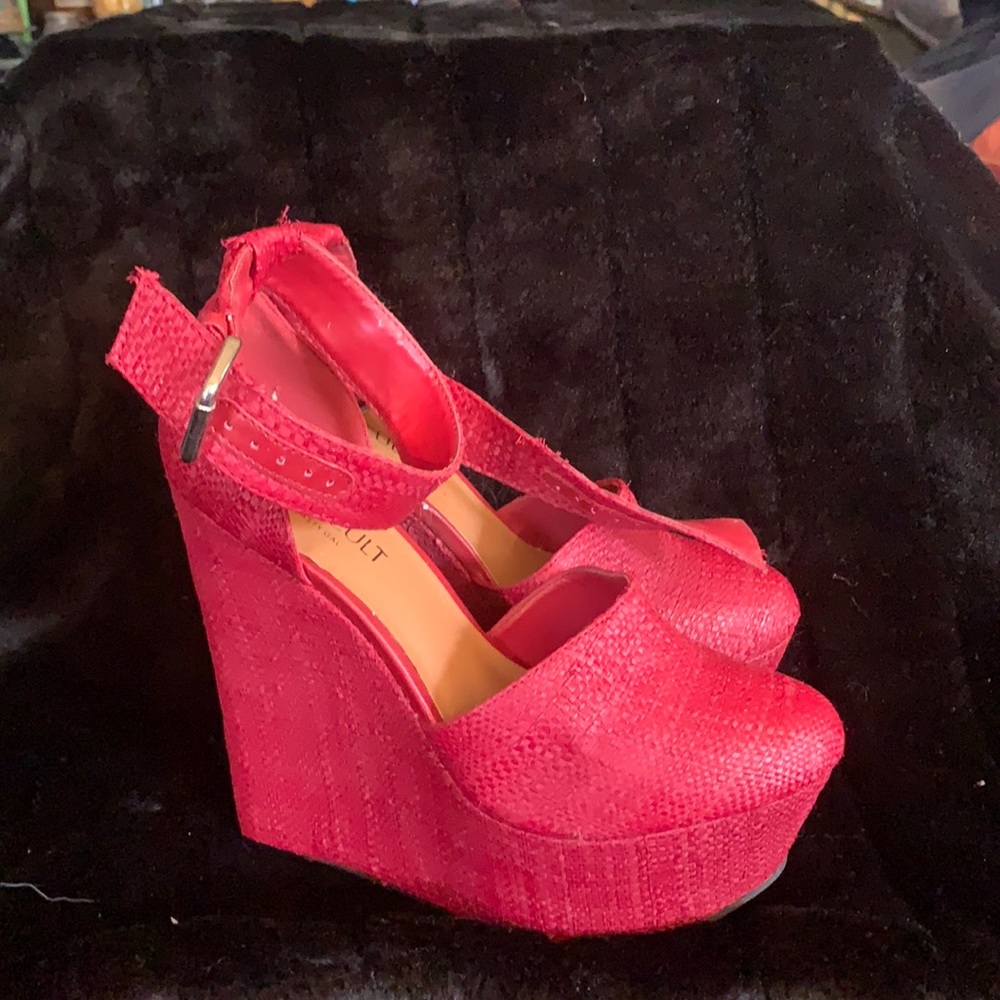 Size 9 shoe colt red woven wedges